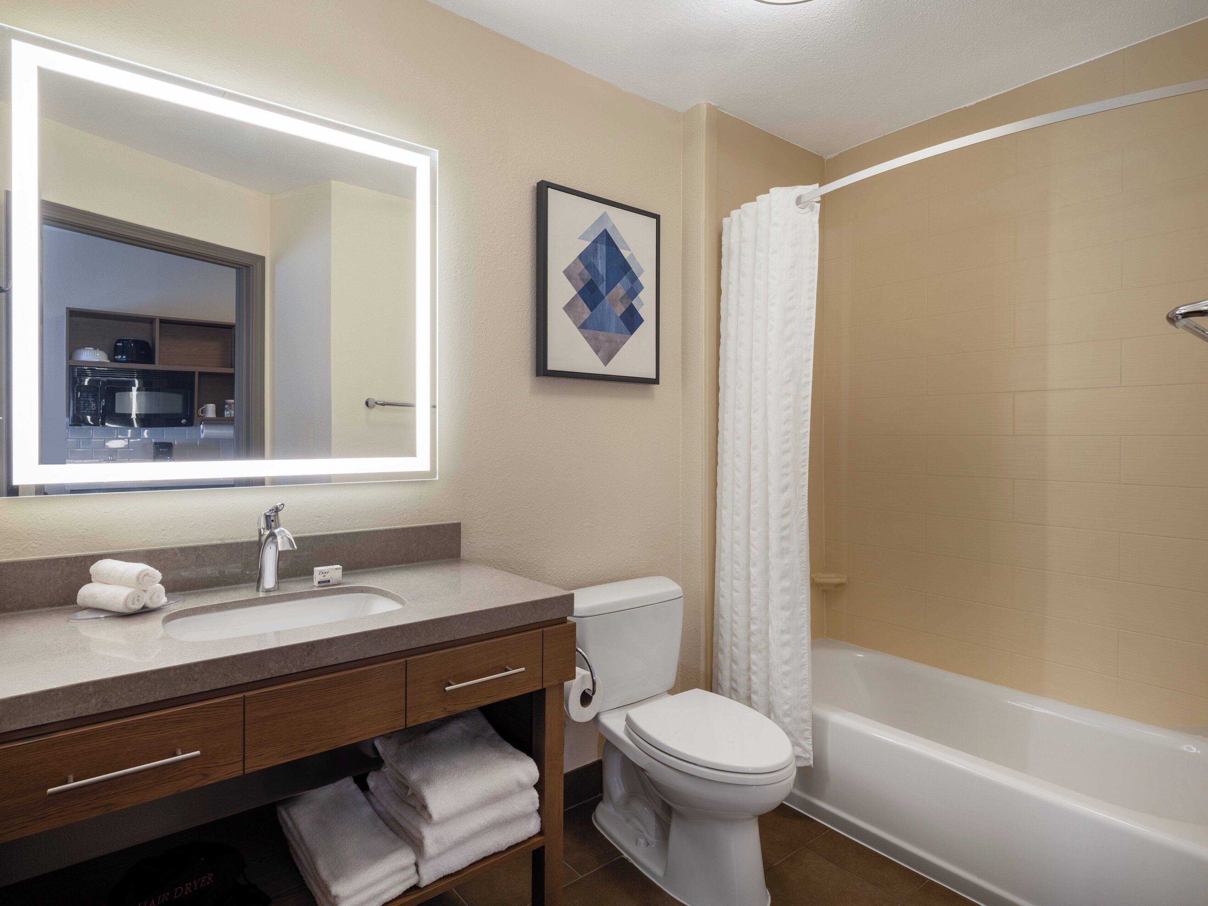 premium bedding, in-room safe, desk, laptop workspace