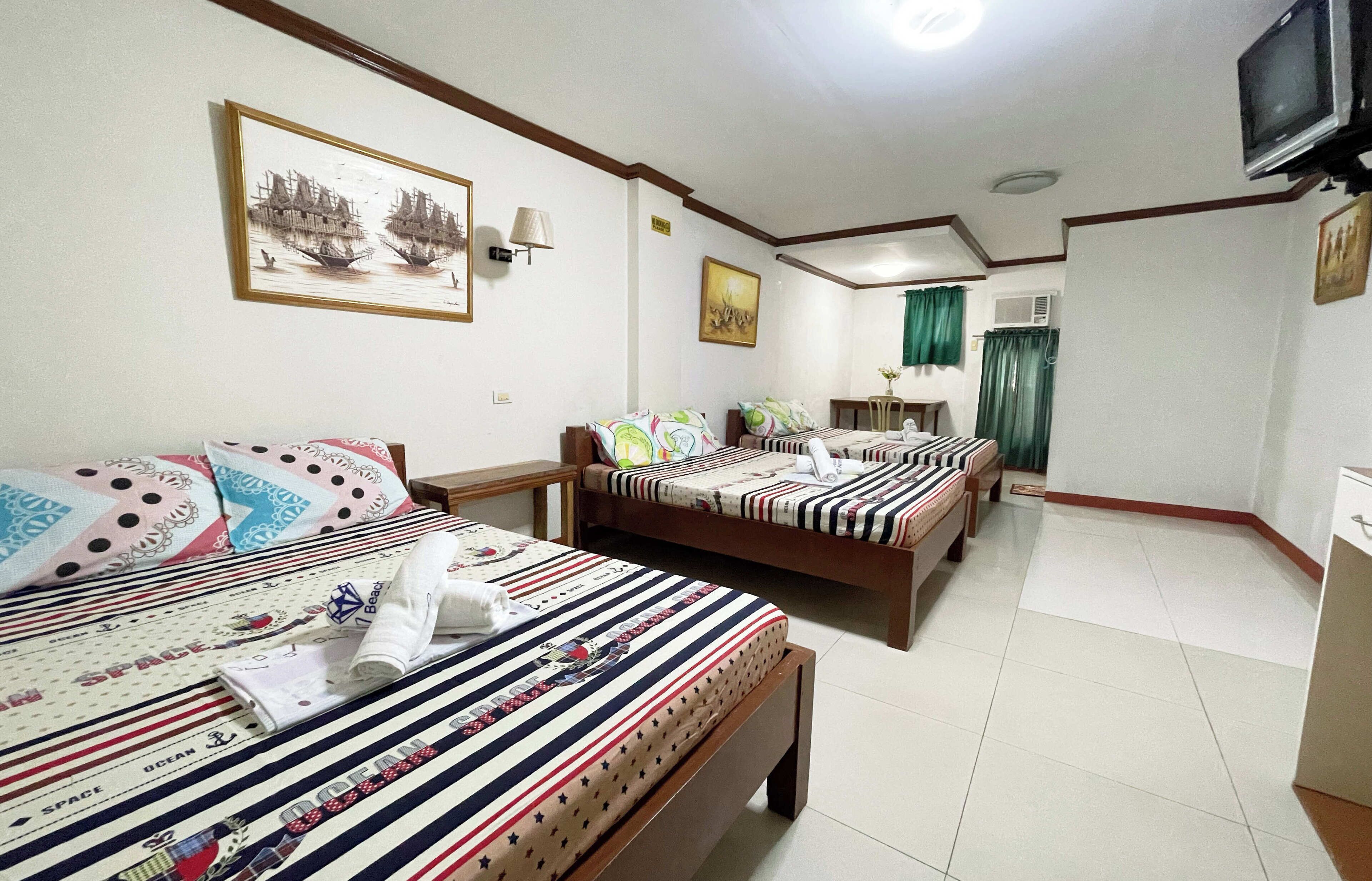 Suite Familiale | Bureau, draps fournis