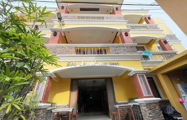 ด้านหน้าที่พัก