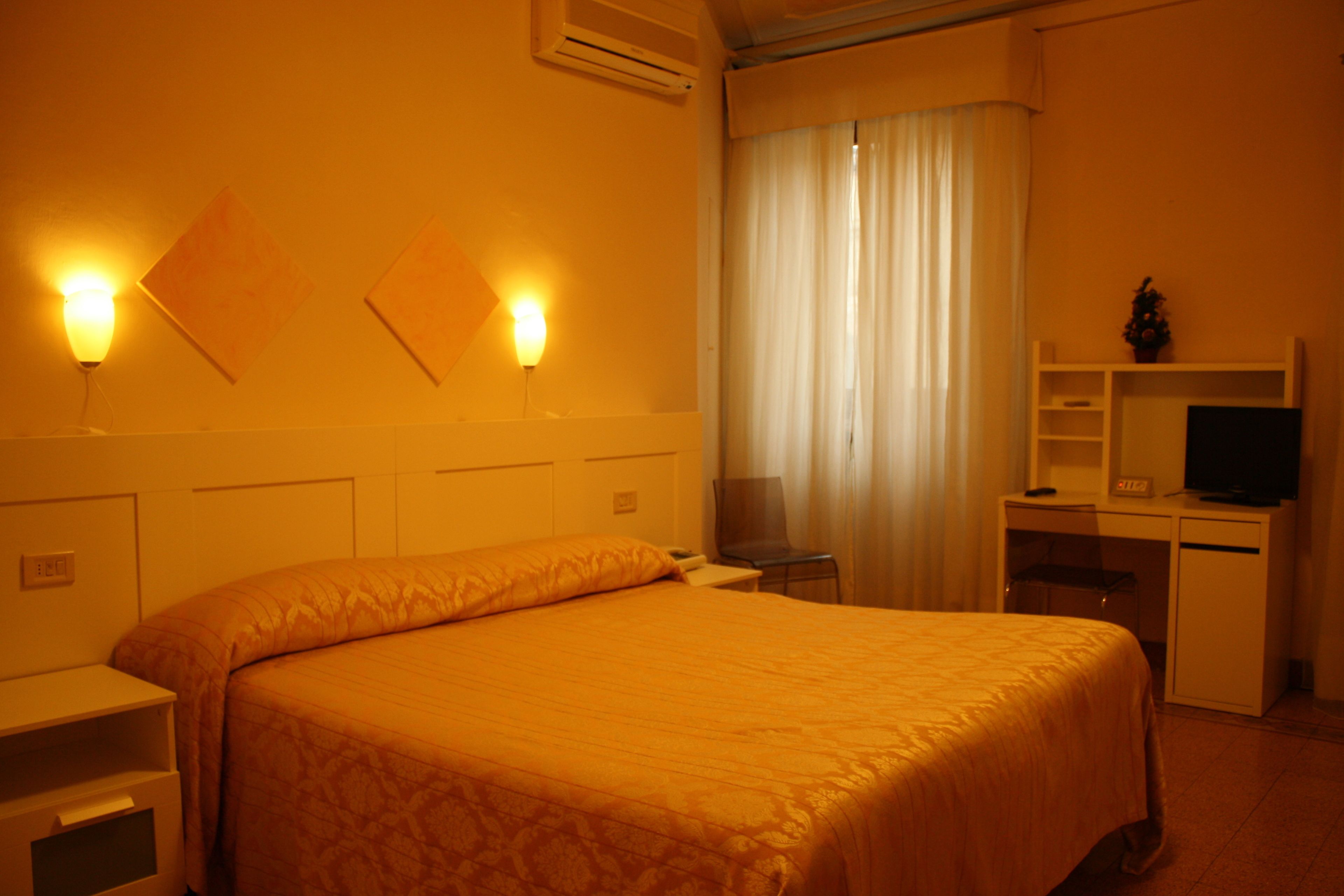 triple room | desk, free wifi
