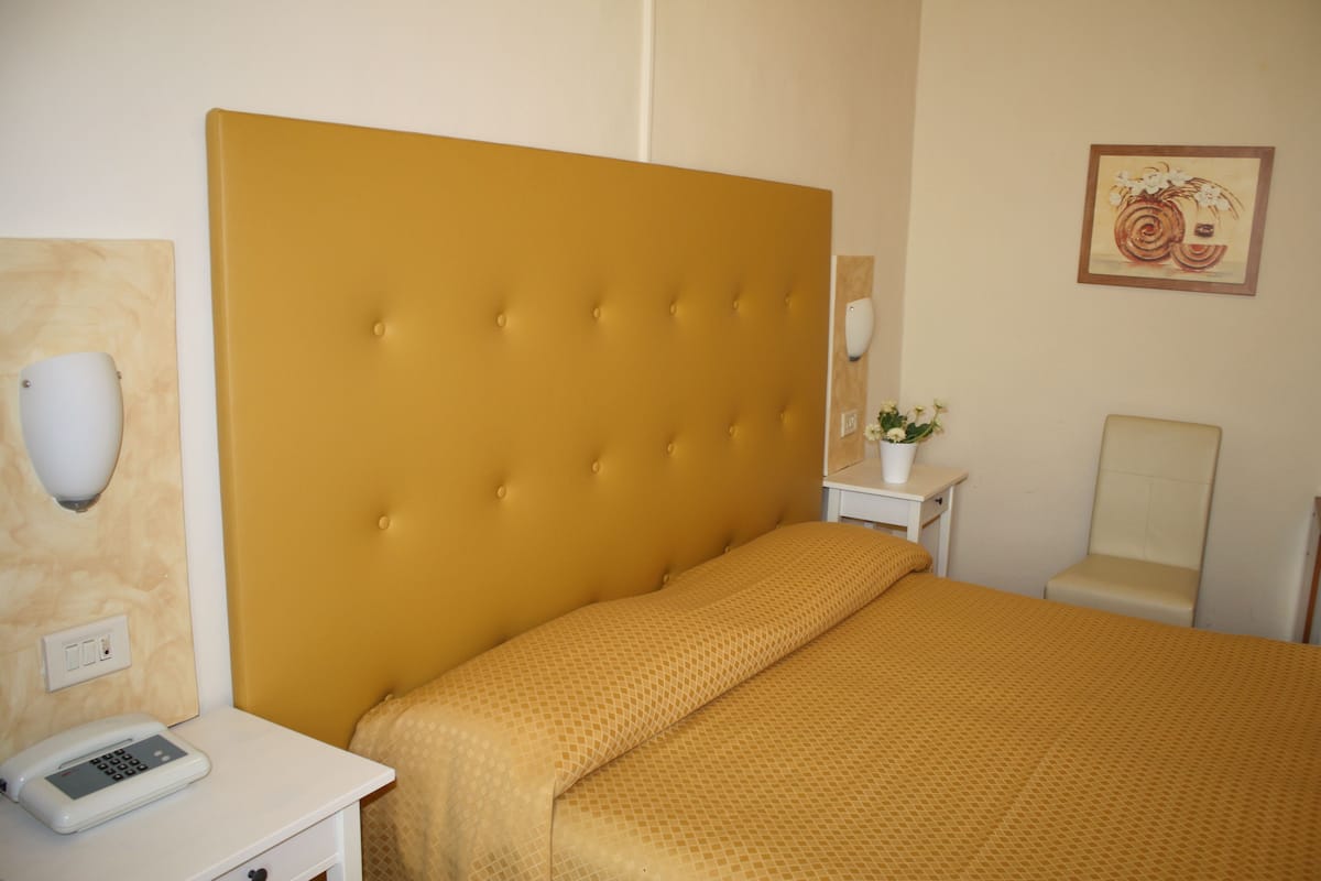 double room | desk, free wifi