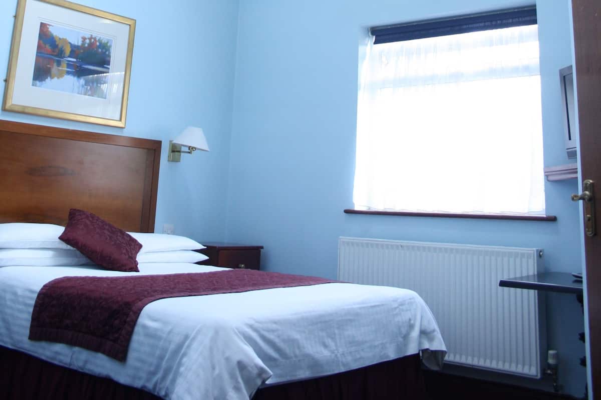 Standard Double Room | Meja, katil bayi/kot (surcaj), katil lipat simpan/tambahan, Wi-fi