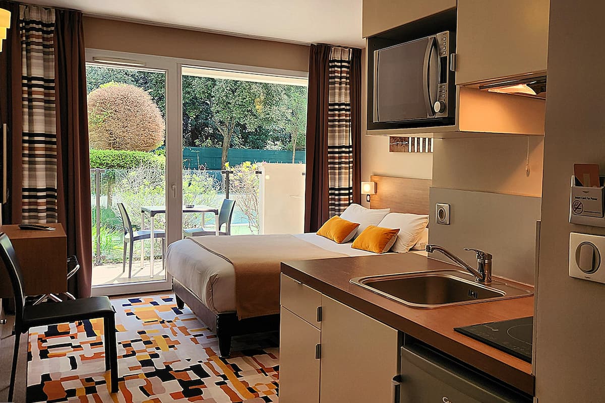 superior room, terrace | premium bedding, in-room safe, desk, blackout curtains