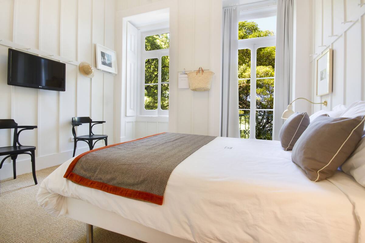 Double Room | Individually decorated, individually furnished, desk, iron/ironing board
