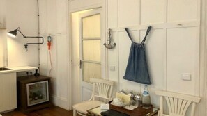 Living area | Flat-screen TV - Casa Oliver Príncipe Real (Lisbon)