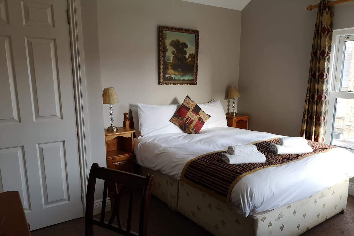 Standard Tek Büyük Yataklı Oda, Engellilere Uygun, Banyolu/Duşlu | Kablosuz İnternet