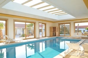 Indoor pool, pool loungers
