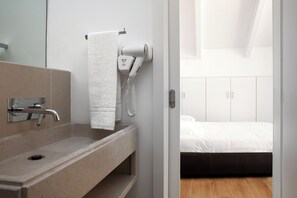 Apartemen, 3 kamar tidur | Kamar mandi | Shower, perlengkapan mandi gratis, pengering rambut, dan handuk
