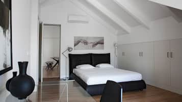 3 Bedroom Apartment | 1 bedroom, premium bedding, in-room safe, iron/ironing board