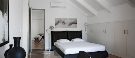 3 Bedroom Apartment | 1 bedroom, premium bedding, in-room safe, iron/ironing board