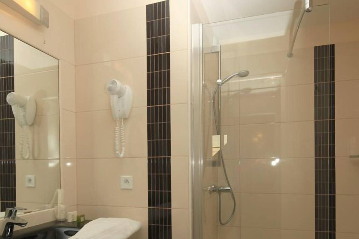 Hair dryer, soap, shampoo, toilet paper