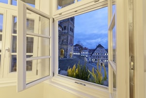 Habitación doble (with Market Square View ) | Vistas desde la habitación