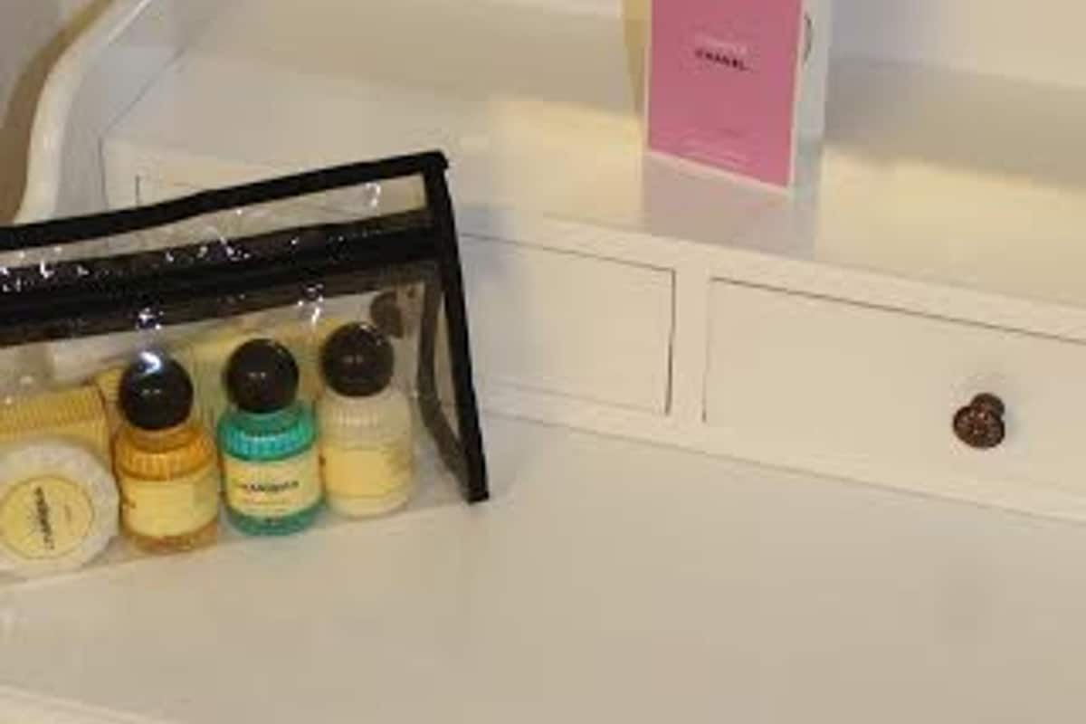 women room  | room amenity