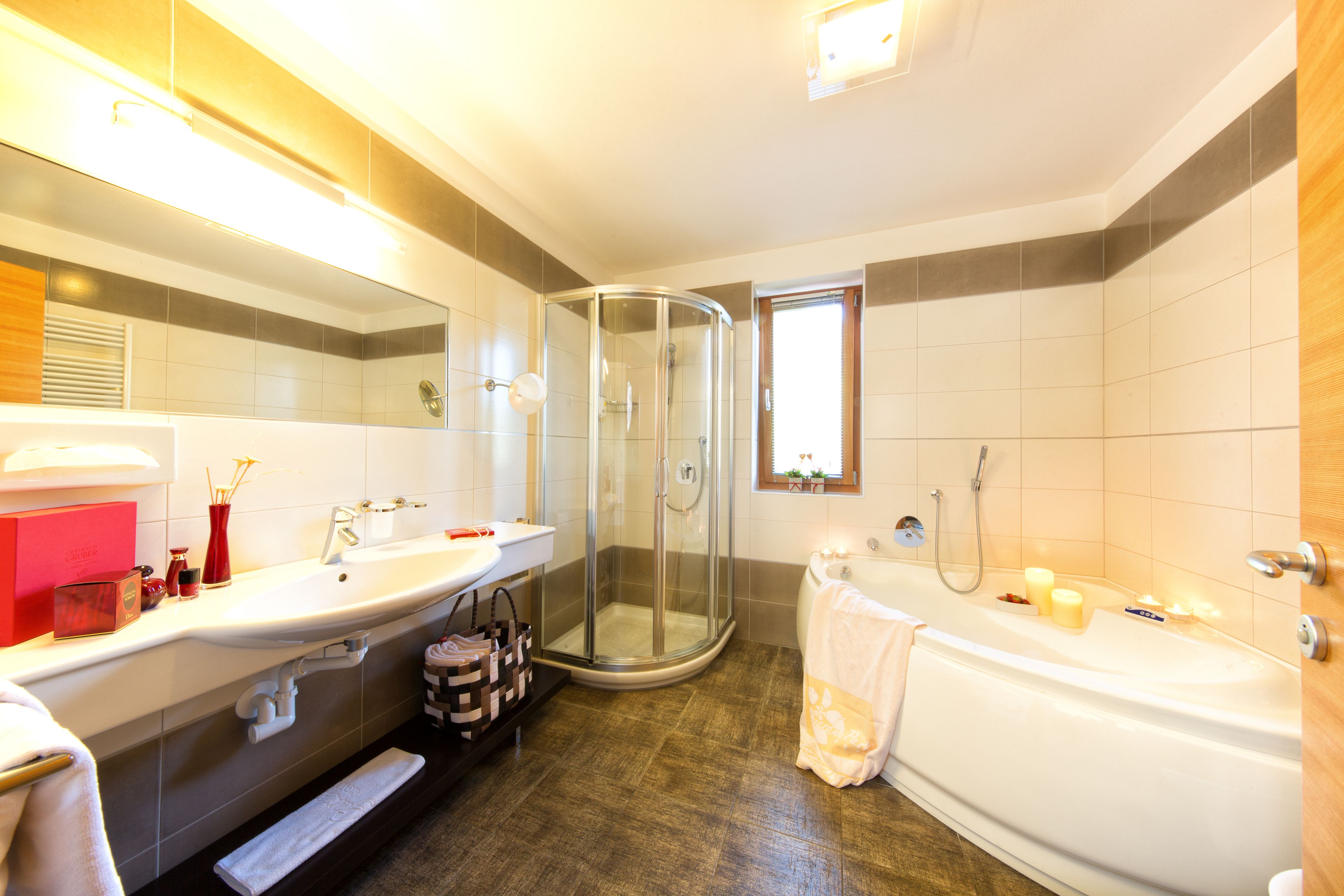 junior room, non smoking, garden view | bathroom | hair dryer, bathrobes, bidet, towels