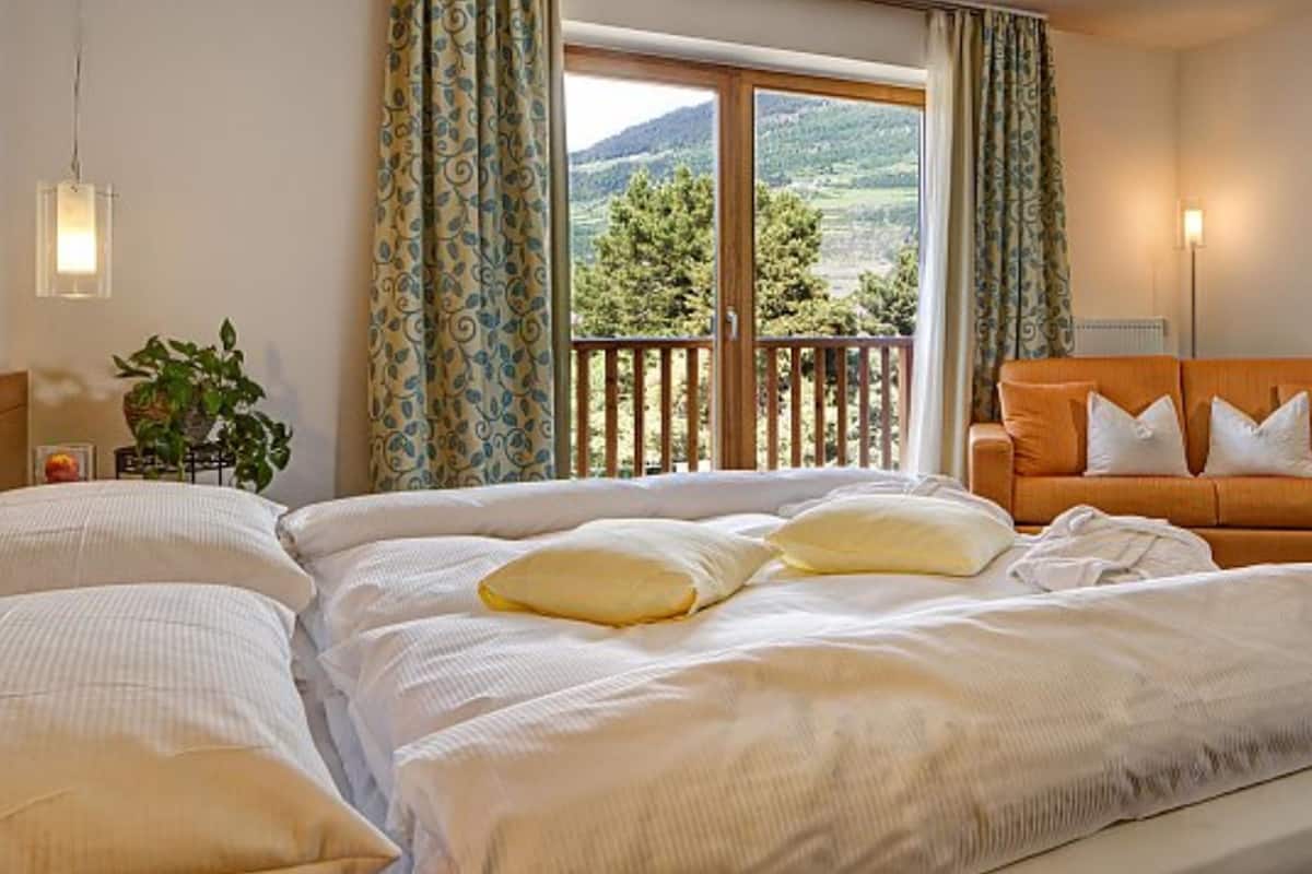 Double Room, Non Smoking, Mountain View