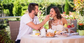 Desayuno bufé gratuito y diario