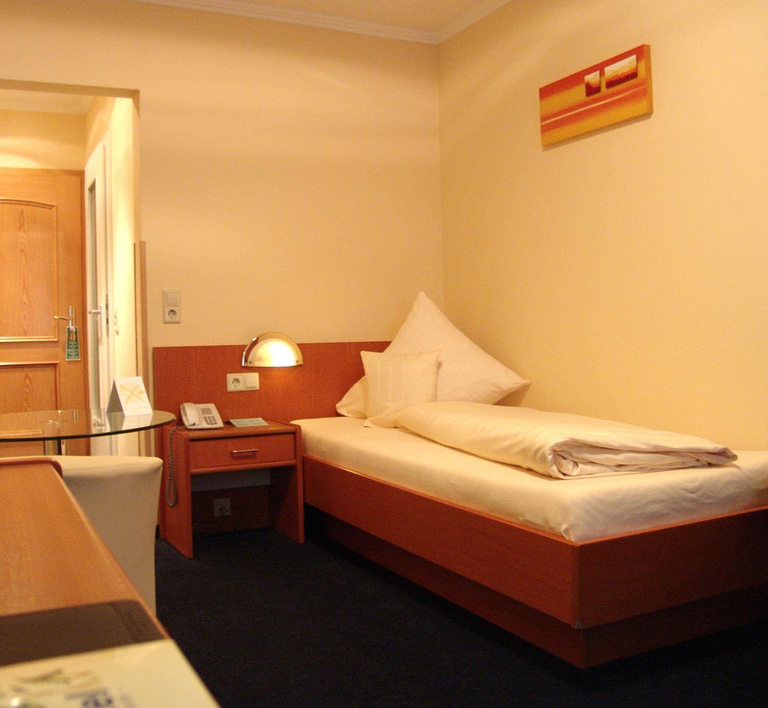 single room | 1 bedroom, hypo-allergenic bedding, desk, free wifi