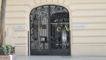 EntrĂ©e de lâhĂ©bergement