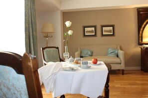 32-inch LCD TV with satellite channels, TV, pay films