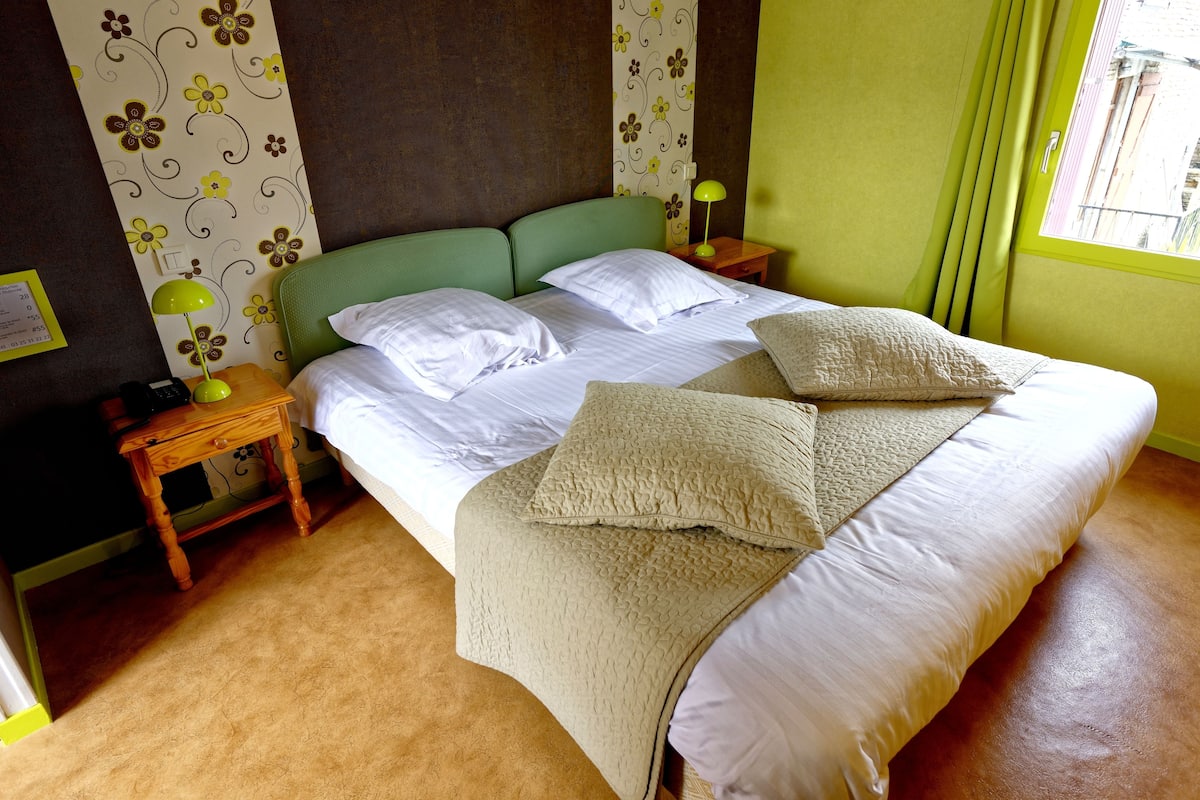 Double Room | Desk, free WiFi