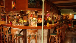 Bar (en el alojamiento)