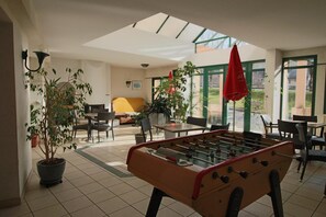 Games room - Hôtel Restaurant Au Val Doré (La Bourboule)