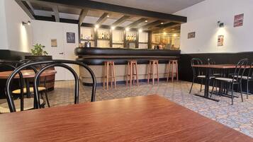 Bar (in der Unterkunft)