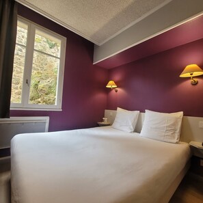 Chambre Double Confort | Ameublement personnalisé, bureau, Wi-Fi gratuit