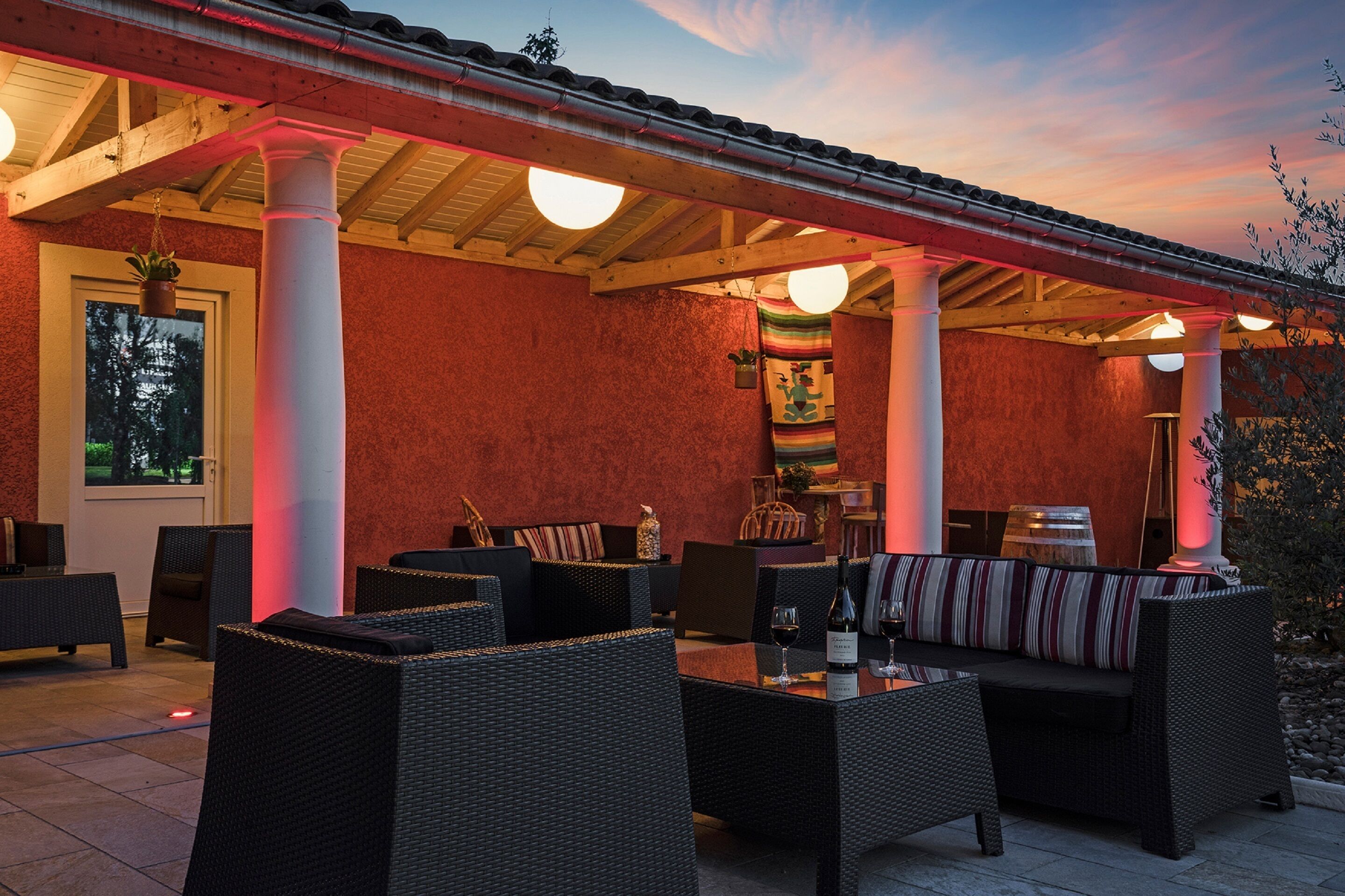 lunch and dinner served, french cuisine