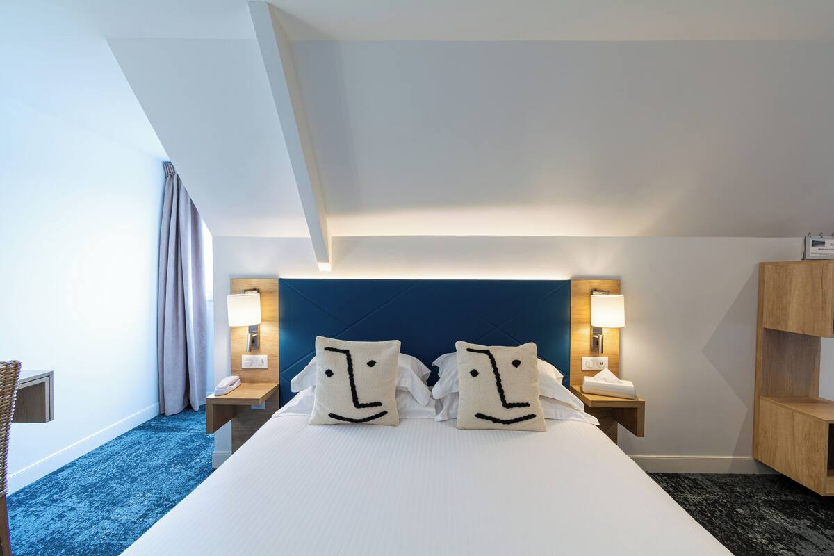 luxury room | 1 bedroom, individually decorated, desk, laptop workspace