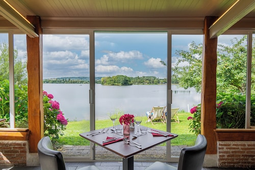  Eden Park Hotel Restaurant