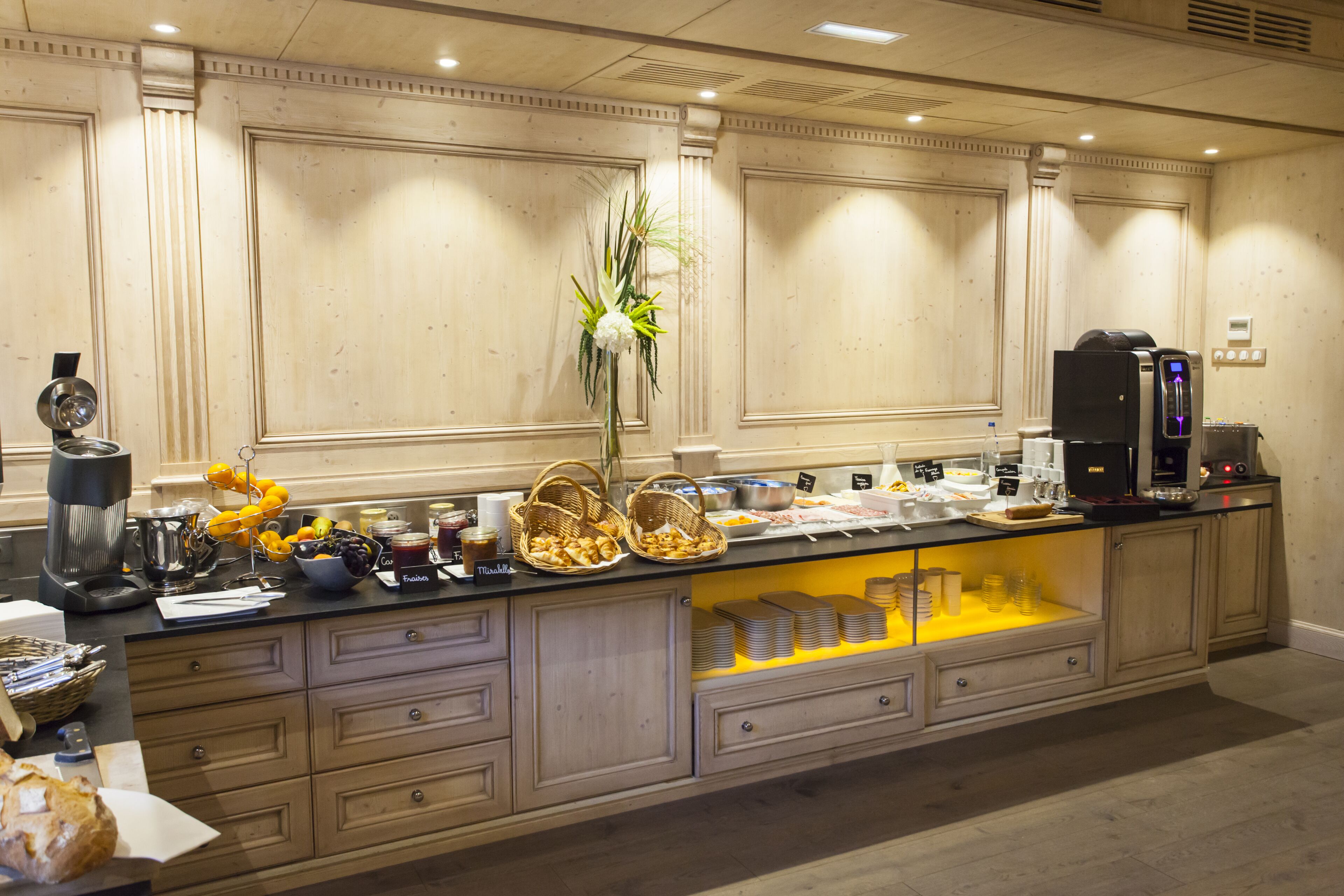 daily buffet breakfast (eur 20 per person)