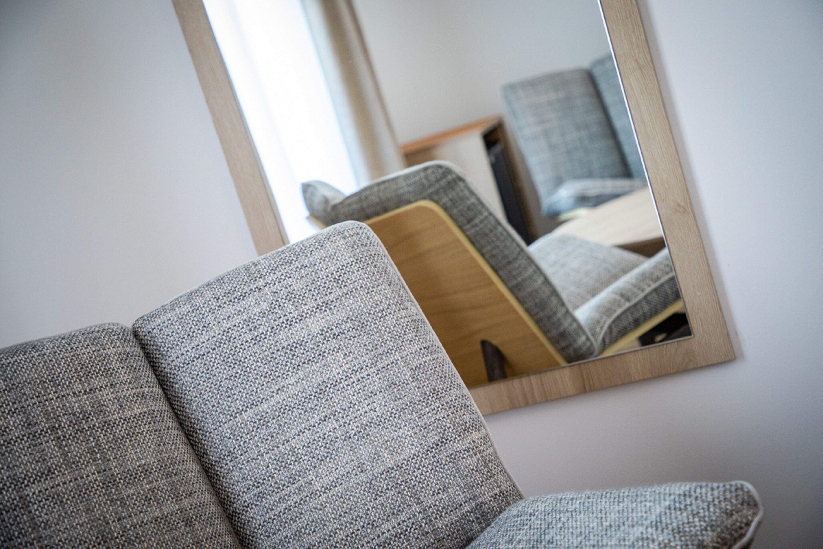 comfort twin room, 2 single beds (accès spa compris) | living area | flat-screen tv