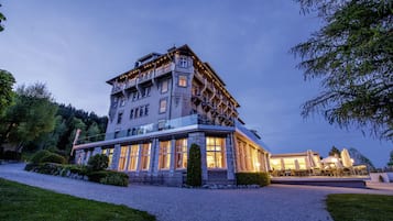 Front of property – evening/night