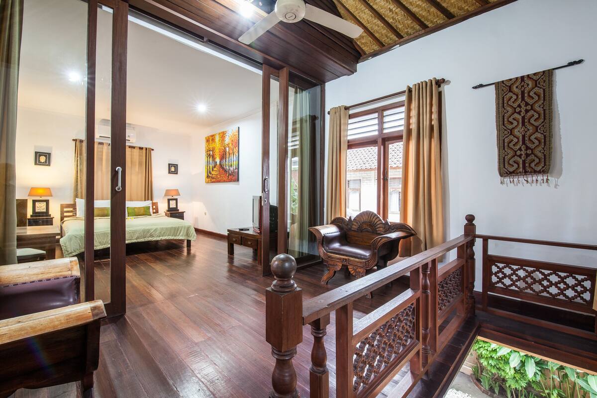 Villa, 2 Bedrooms, Garden View | 1 bilik tidur, peralatan tempat tidur premium, peti besi dalam bilik