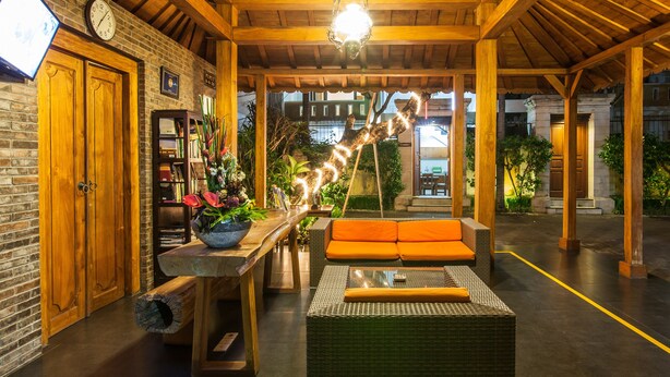Interior entrance - Surya Mas Villa (Legian)