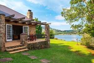 高档床上用品、客房内保险箱、特色装修、特色家居