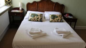 Chambre Double, salle de bains attenante