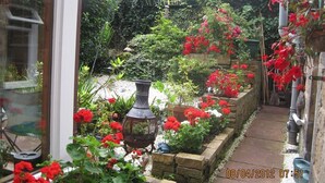 Unclassified image, 5 of 10, button - Amaryllis Guesthouse (Edinburgh)