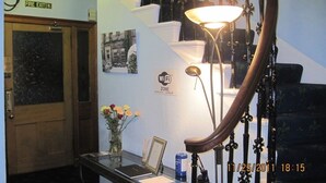 Unclassified image, 4 of 10, button - Amaryllis Guesthouse (Edinburgh)