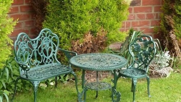 Property grounds - The Beeches Guest House (King's Lynn)