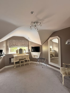 Standard Double Room | Egyptian cotton sheets, premium bedding, memory foam beds, in-room safe - Causeway Lodge (Bushmills)
