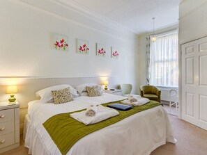 Habitación con 1 cama matrimonial o 2 individuales, baño en la habitación