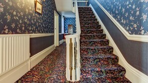 Unclassified image, 3 of 38, button - The Cavendish (Scarborough)