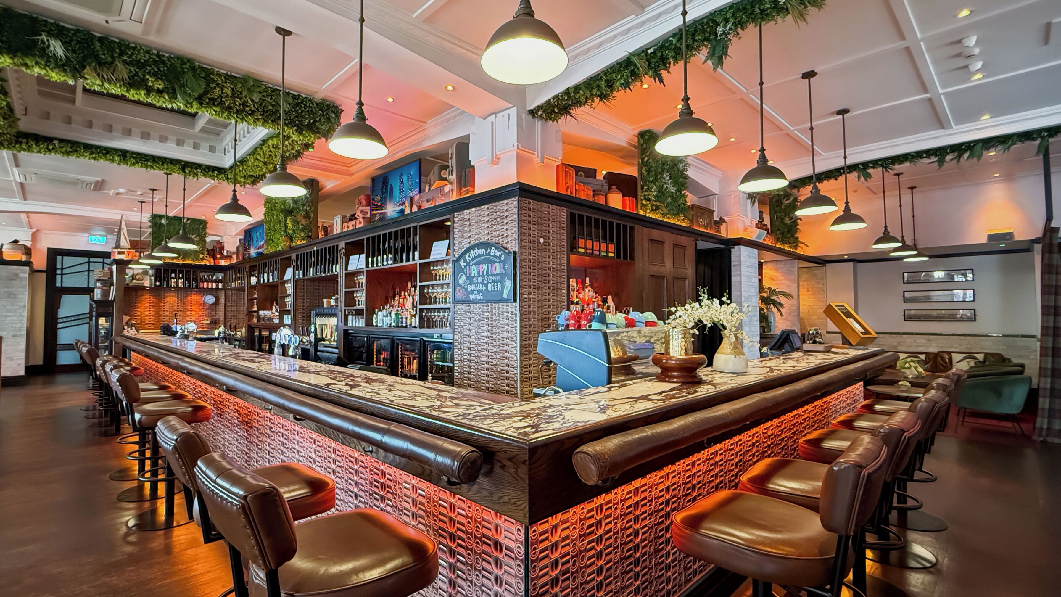 Se sirven desayunos, almuerzos y cenas (con vistas al mar) 