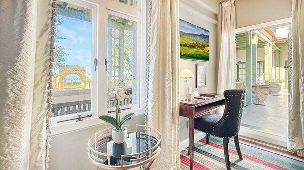 Suite, 1 très grand lit, vue océan | Vue depuis le balcon