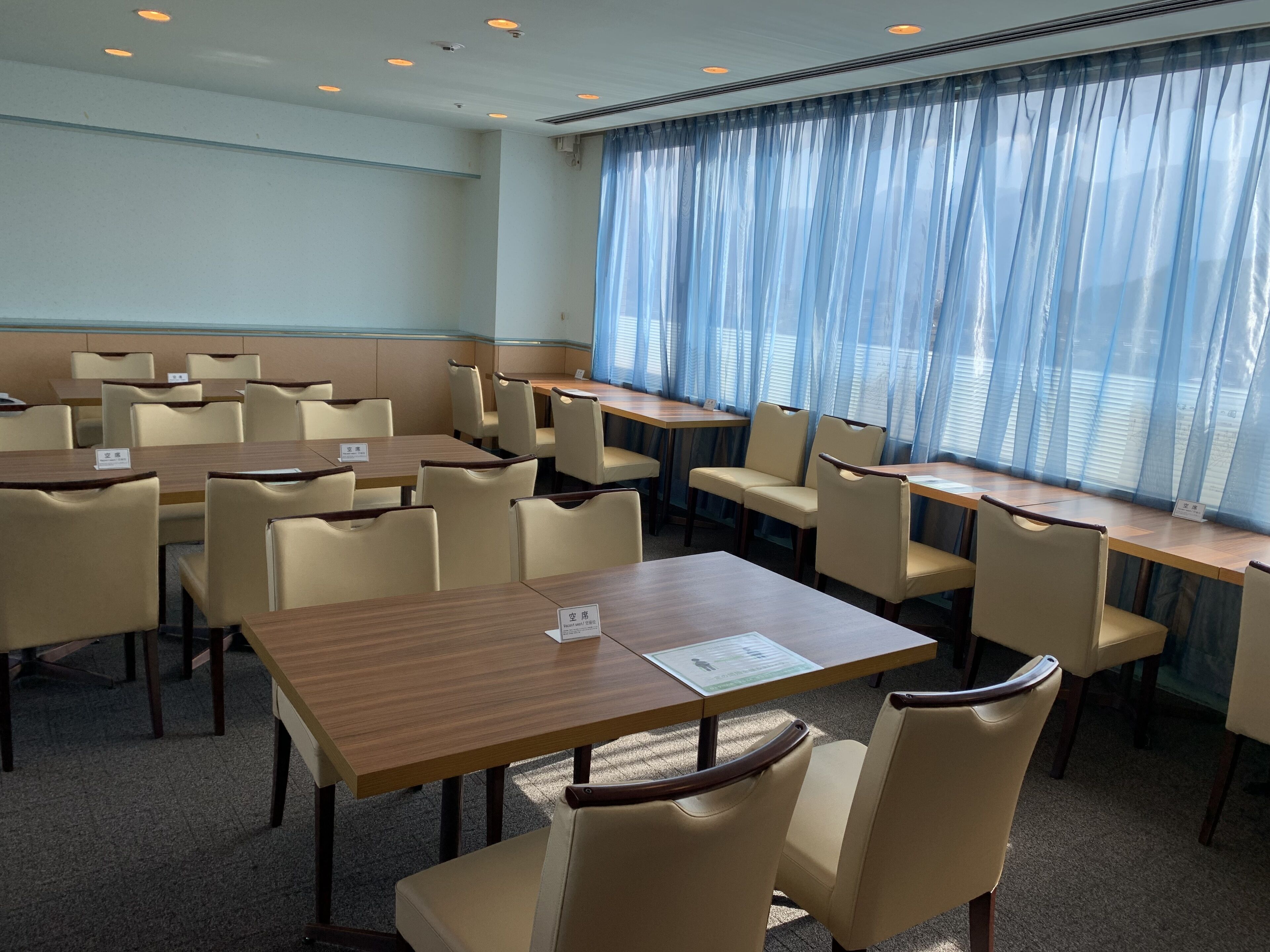 daily buffet breakfast (jpy 1815 per person)