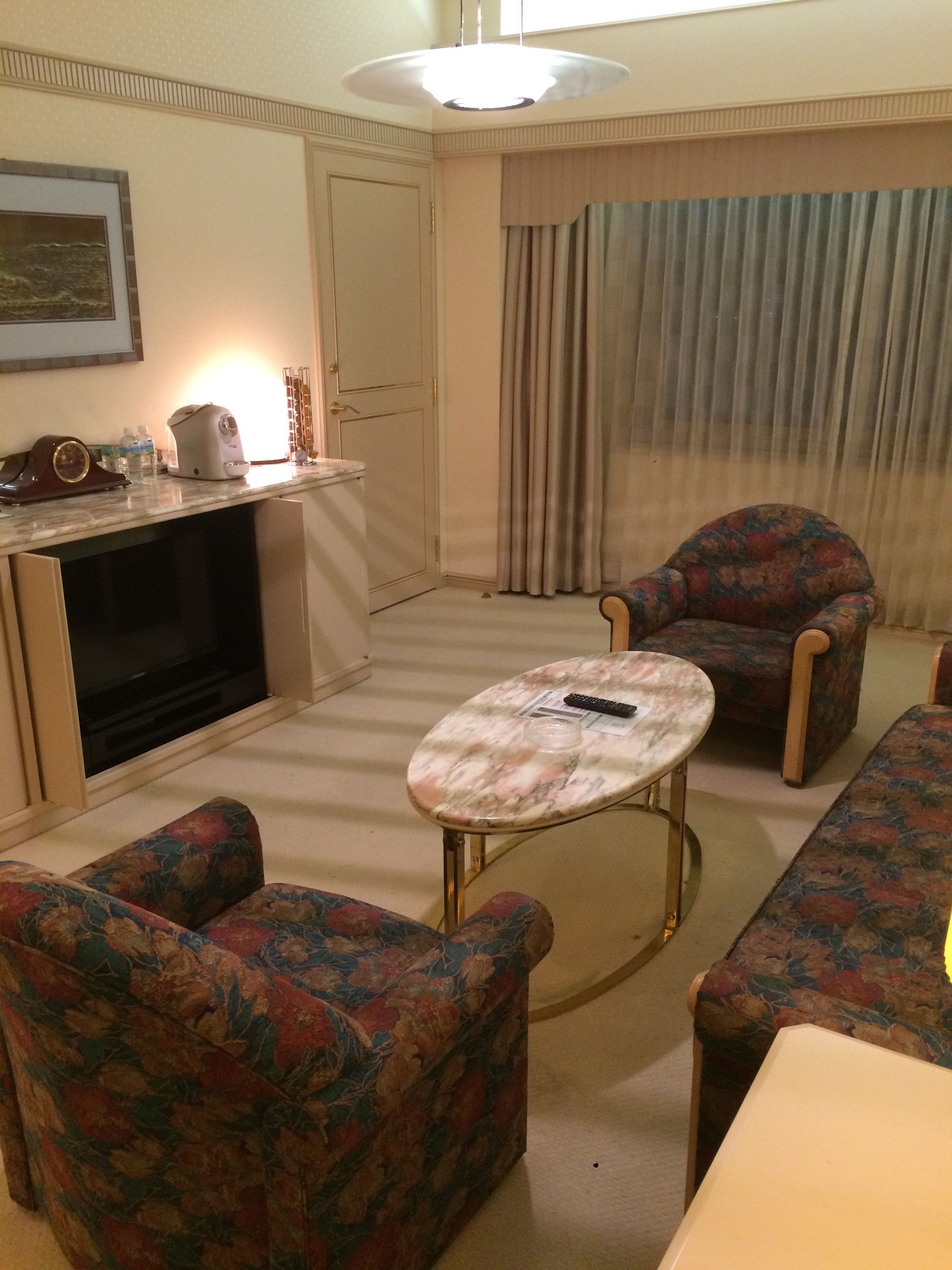 suite, non smoking | living area | tv, pay films