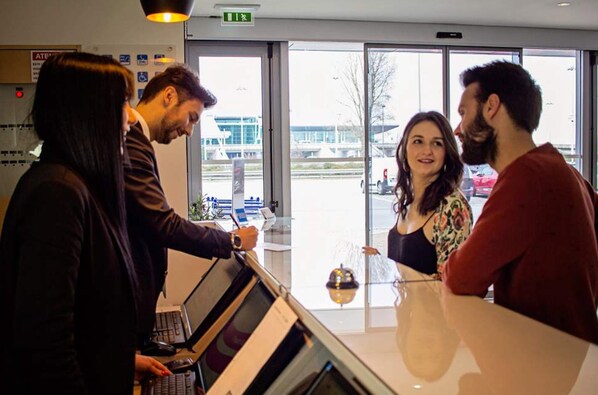 Reception - Park Hotel Porto Aeroporto (Maia)