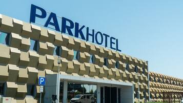 Vista frontal de la propiedad